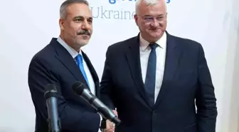 Bakan Fidan: 'Erdoğan'ın ev sahipliğinde Trump'ın, Putin'in, Zelenskiy'in dört liderin bir araya gelmesiyle İstanbul'da yapılan görüşmelerin...