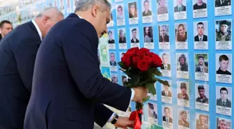 Dışişleri Bakanı Hakan Fidan'dan Ukrayna'da Anma Töreni