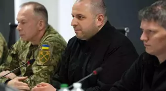 Dışişleri Bakanı Hakan Fidan, Kiev'de Ukrayna Savunma Bakanı ile Görüştü