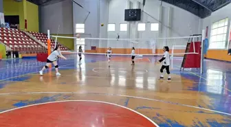 Bulanık'ta Voleybol Kursları Devam Ediyor
