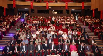 Sultanbeyli'de Eğitim Başarı Ödülü Töreni Düzenlendi