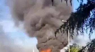 Kocaeli'nde Seyir Halindeki Hafriyat Kamyonu Yangın Çıkardı