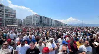 İzmir'de İşçiler Gündoğdu Meydanı'na Yürüdü