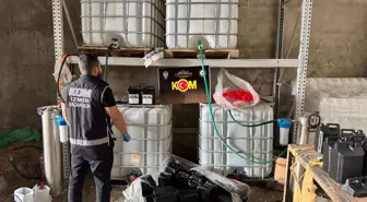 İzmir'de 4,3 Ton Etil Alkol ile Sahte Alkol İmalatına Operasyon