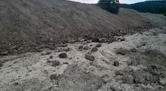 Karabük'te Toprak Kayması Yol Çalışmalarını Engelledi