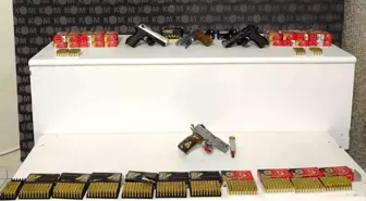 Kırıkkale'de Kaçak Silah ve Ürün Operasyonları: 25 Şüpheli Yakalandı