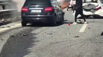 Kuzey Marmara Otoyolu'nda Zincirleme Kaza: İki Araçta Yangın Çıktı