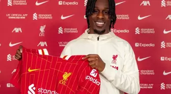 Liverpool, Arnold gider gitmez yeni sağ bekini açıkladı