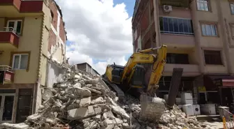 İzmit'te Yıkım Sonrası Hasar: Mağdurlar Yetkililerden Destek Bekliyor