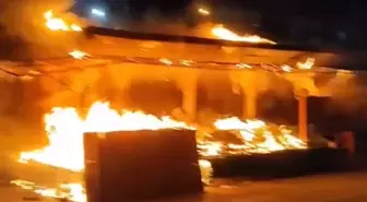 Buca'da Meyve Tezgahında Yangın: İtfaiye Müdahale Etti