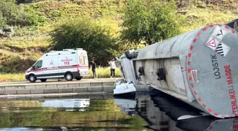 Osmaniye'de Petrol Yüklü Tanker Devrildi: Sürücü Yaralandı