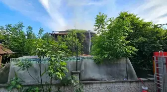 Sapanca'da Metruk Evde Yangın Çıktı