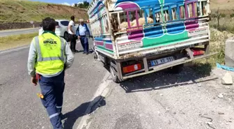 Siirt'te Koyun Taşıyan Kamyonet Kaza Yaptı