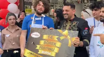Bursa'da 14'üncü Börek Festivali: 11 Metre Börek Yiyen Birinci Oldu