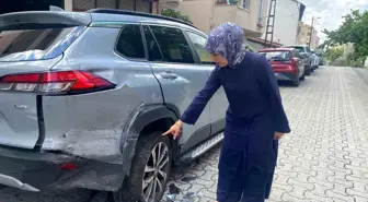 Ataşehir'de Sürücü Park Halindeki Araçlara Çarparak Kaçtı