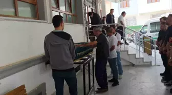 Bursa'da Baltayla Öldürülen Genç Adamın Cenazesi