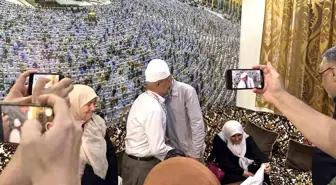 25 Yıl Aradan Sonra Hacda Kucaklaştılar