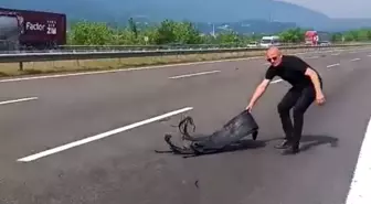 Bolu'da Duyarlı Vatandaş Otoyolda Tehlikeyi Önlemek İçin Hareket Geçti