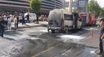 Diyarbakır'da Şehir İçi Minibüs Yangını