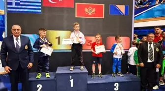 Deniz Aydemir Balkan Karate Şampiyonası'nda Altın Madalya Kazandı