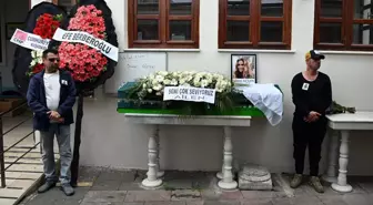 Şarkıcı Şimal Gülen Son Yolculuğuna Uğurlandı