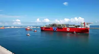 Türkiye'nin İlk Yüzer Doğal Gaz Üretim Platformu Filyos Limanı'na Giriş Yaptı