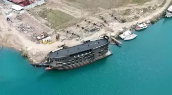 Alanyalı İş Adamı Yeni Turistik Gemi The Lasking'i Denize İndirdi