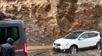 Kayseri'de Sağanak Yağış Nedeniyle Heyelan: Mahsur Kalan Araçlar Kurtarıldı