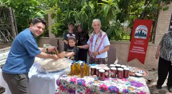 Kadın Kooperatifinin Ürünleri Pazarda Sterim Ediyor