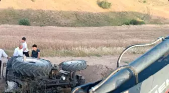 Kurtalan'da Traktör Devrildi: 2 Yaralı