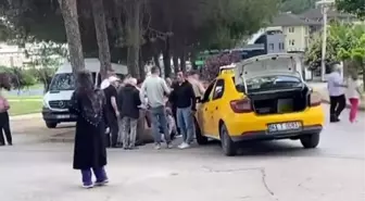 Kocaeli'de Taksi Yayaya Çarptı: Yaralı Hastaneye Kaldırıldı