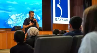 Bakan Göktaş'tan Koruma Altındaki Çocuklara Teknoloji Ziyareti