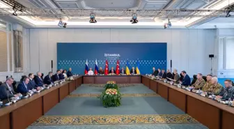Türkiye, Rusya-Ukrayna Müzakerelerine Ev Sahipliği Yapıyor