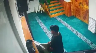 Camide Hırsızlık: Bağış Kutusu ve Cüzdan Çalındı