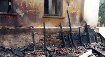 Denizli'deki Tarihi Ortaköy İlkokulu Yangında Kül Oldu