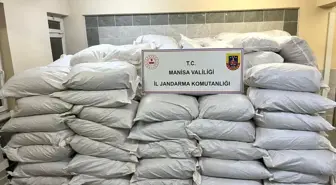Manisa'da Jandarma Operasyonu: 7900 Kilogram Tütün ve 75 Bin TL Ele Geçirildi
