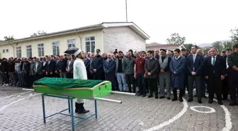Mersin'de Boğulan Öğrenci Çorum'da Toprağa Verildi