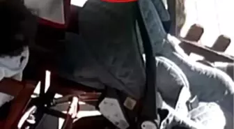 Sakarya'da Tost Skandalı: Kadın Saçını Tostuna Koyup Şikayette Bulundu