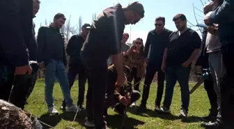 Posof'ta Meyve Ağaçları Budama ve Aşılama Kursu Düzenlendi