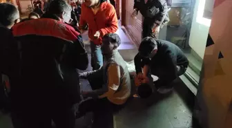 Restoran Tuvaletinde Bıçaklı Kavga: İki Yaralı, Bir Gözaltı