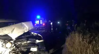 Kaynarca'da Traktör ile Hafif Ticari Araç Çarpıştı: 4 Yaralı