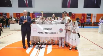 Ümraniye Belediyesi Halk Oyunları Yarışması'nda 270 Öğrenci Yeteneklerini Sergiledi
