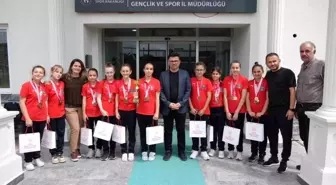 Düzce Hürriyet Ortaokulu, Türkiye Voleybol Şampiyonası'nda Dördüncü Oldu