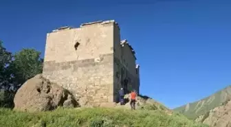 Alman Turist Hakkari’de Su Sorununa Dikkat Çekti