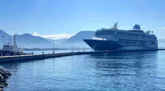 Marella Discovery 2 Kruvaziyeri Alanya'ya Demir Attı