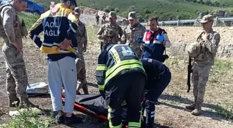 Erzurum'da Otomobil Dereye Uçtu: Aile Feci Şekilde Hayatını Kaybetti