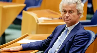 Hollanda'da hükümet düştü