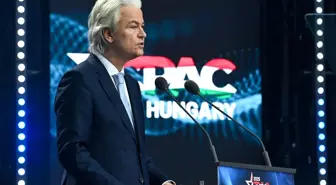 Hollanda'da Sağcı Koalisyon Hükümeti Düştü