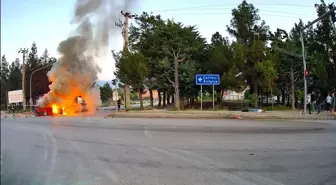 Burdur'da Alkol Ekmek Batan Araç Alev Alev Yandı