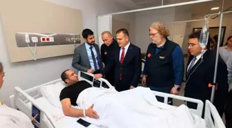 Muğla Valisi Depremzedeleri Ziyaret Etti